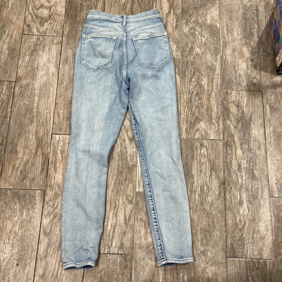 Light Washed Gap Denim Skinny Jeans - Picture 3 of 3
